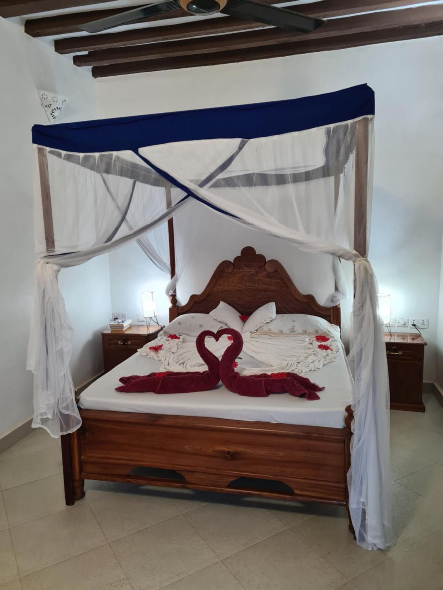 Blue Moon Villa Pwani Mchangani Buitenkant foto